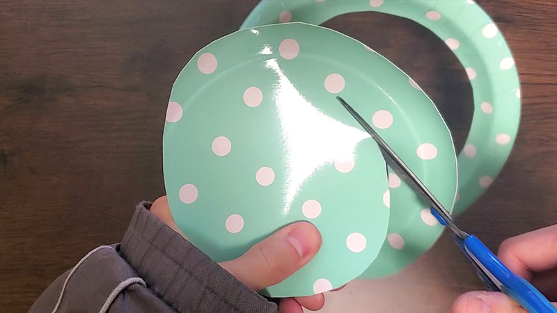 折り紙と紙皿で作るリース お正月飾り 音声解説あり How to make a wreath with origami and paperplates New Year's decorations