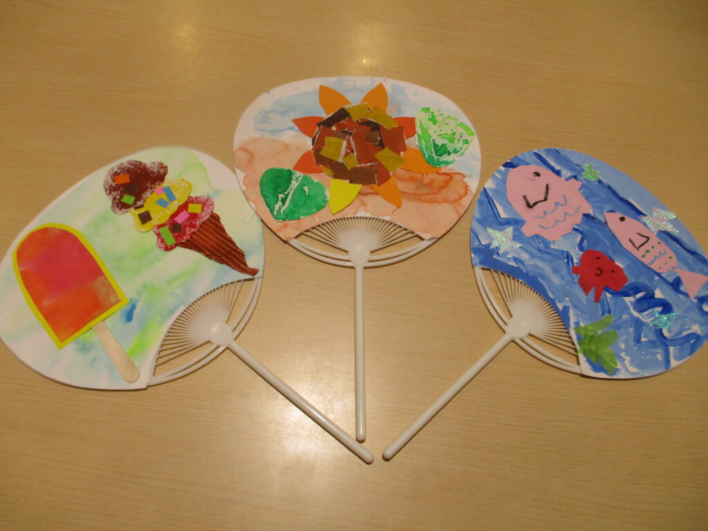 4歳児 8月にピッタリ！ 夏らしいうちわの製作アイディア5選保育士を応援する情報サイト 保育と暮らしをすこやかに ほいくらし