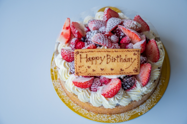 お誕生日おめでとう」を英語で伝えよう！バースデーカードの書き方 - ネイティブキャンプ英会話ブログ英会話の豆知識や情報満載