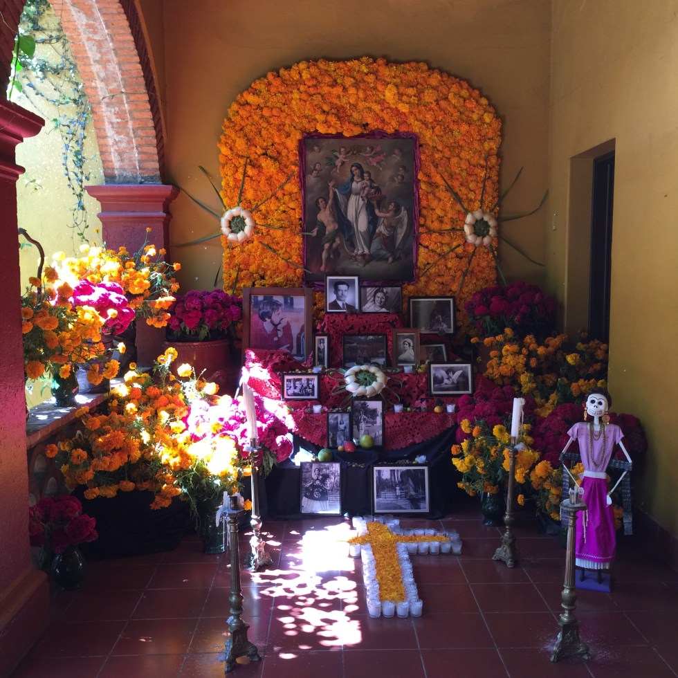 ラテンアメリカの民衆芸術「死者の日の祭壇」