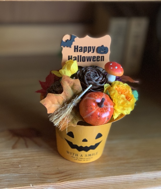 季節を彩る暮らしの花色レシピ vol.31「おとなのハロウィンアレンジ」ぷれすしーどWEB preko