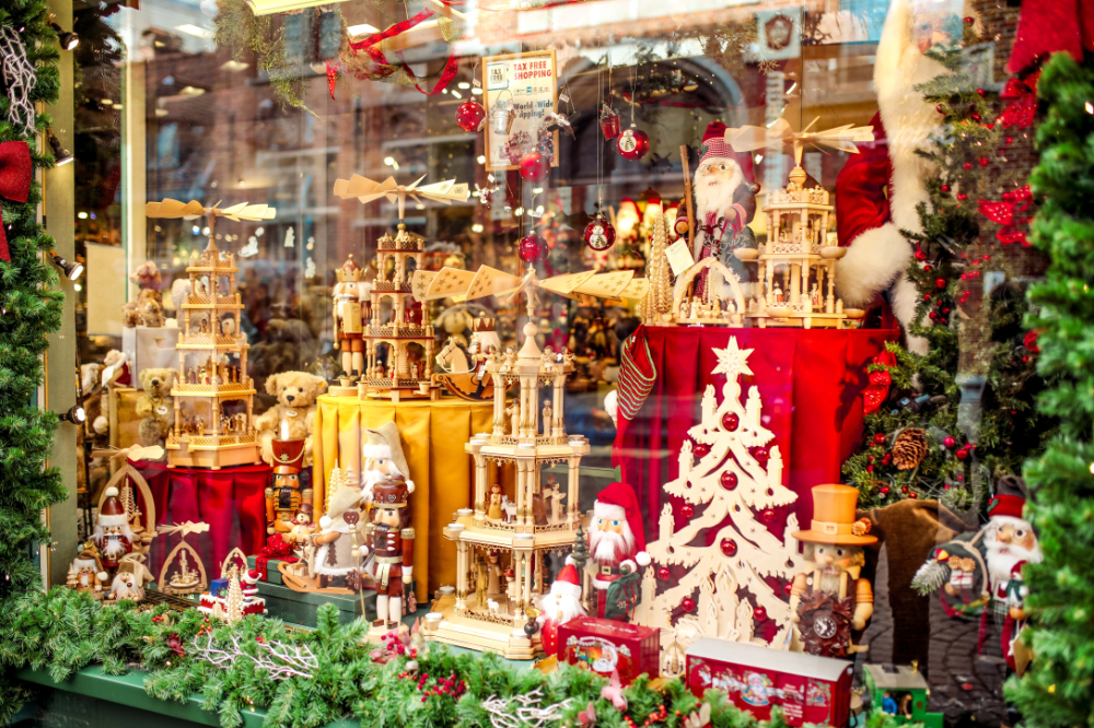 クリスマス売場コンテスト🎄🎅スタート！ エントリーNo.3 富田店 お店からのメッセージ📮 「今年はお家でクリスマス 🎄、モヤモヤを吹き飛ばす気持ちを明るくする売り場でお迎えします🎅」 もうすぐ、12月⭐️ 12月と言えば、クリスマスをイメージされる方も多いのでは