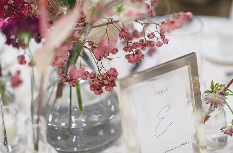 4月の結婚式の魅力と注意ポイント テーマ別会場装花アイデア＆ブーケやドレスも紹介みんなのウェディングニュース