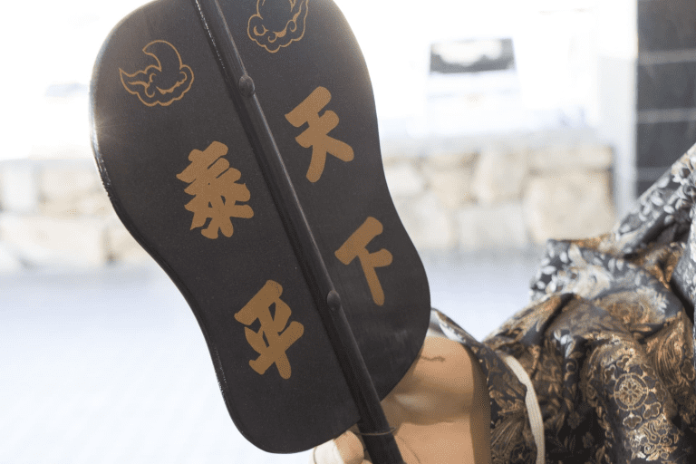 軍配団扇文 ぐんばいうちわもん とは？わかりやすく説明きものレンタリエのきもの豆知識