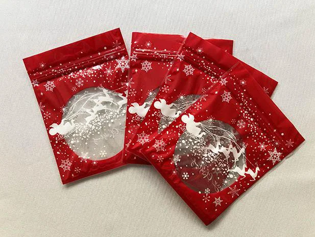 セリアでクリスマスラッピング！包装紙やシール、カードでかわいく