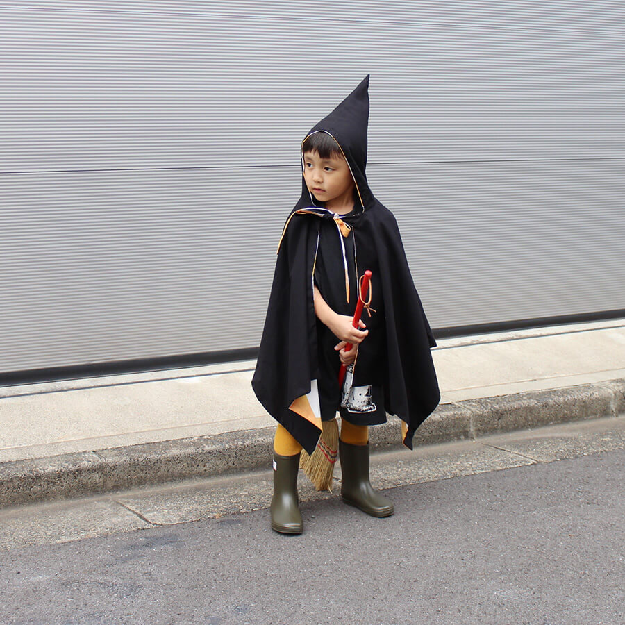手作りハロウィングッズ １枚着るだけで仮装が完成！とんがりフードの魔女マントの作り方nunocoto fabric