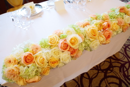 メインテーブル装花 高砂装花造花 オレンジ、黄、白系 Ｍサイズ春の装花