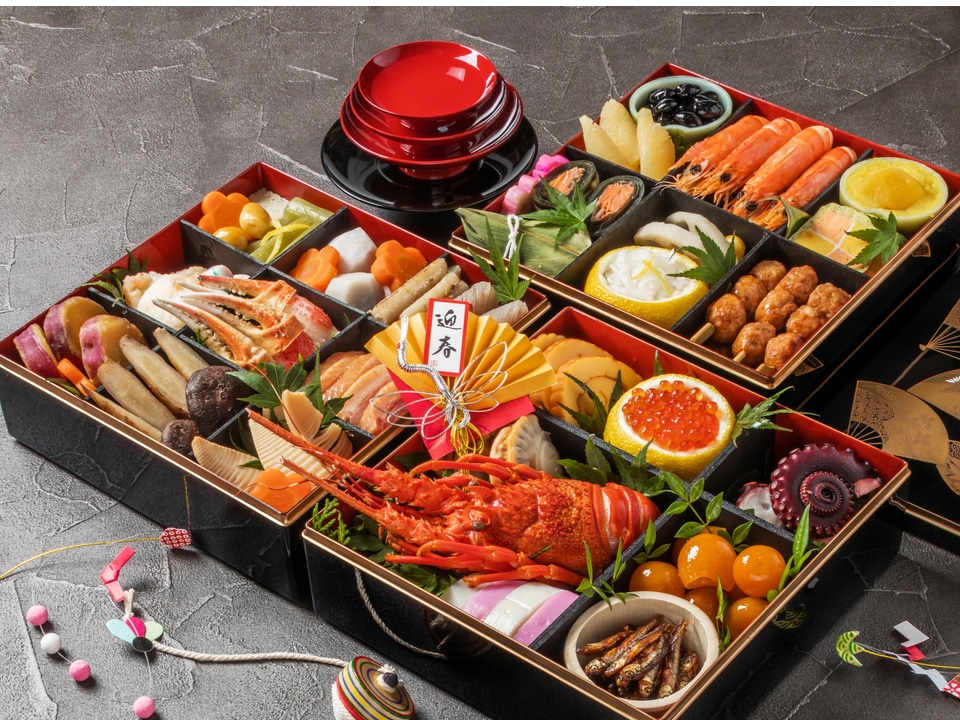 お重がなくても大丈夫！新年を彩る、おせちの盛り付けアイデアとお正月のしつらえおうちごはん