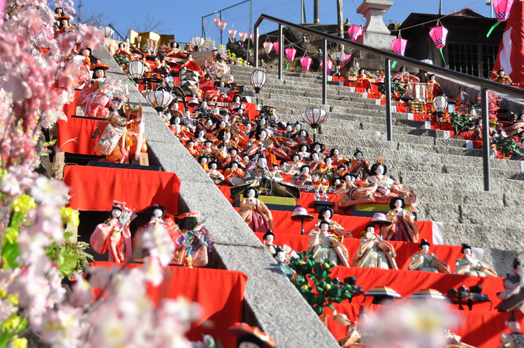 「ここから春が始まる」関東最大級のひな祭り60段の階段にひな人形1800体千葉 2023年2月24日
