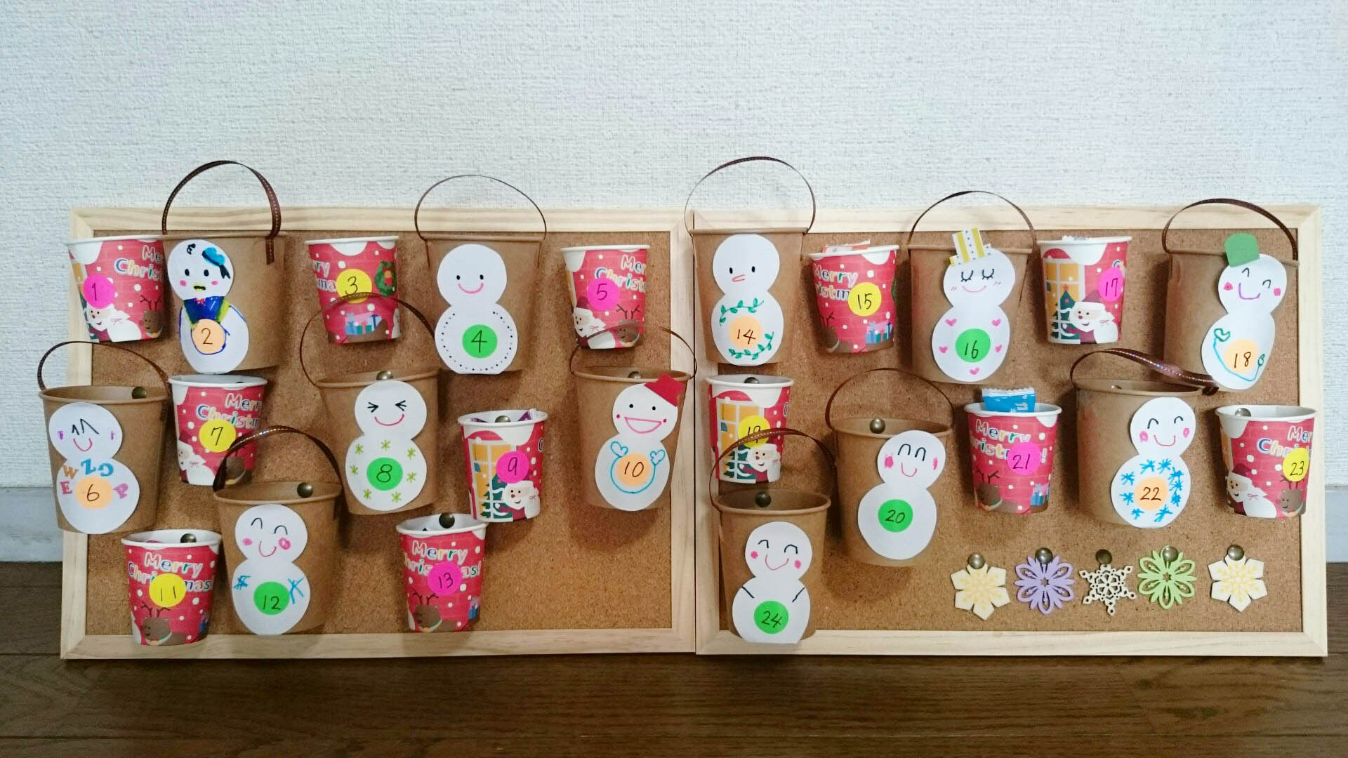 アドベントカレンダーを100均グッズで手作り!中身お菓子以外のアイデア例まとめ - 100均✖Sweetsレシピ‼