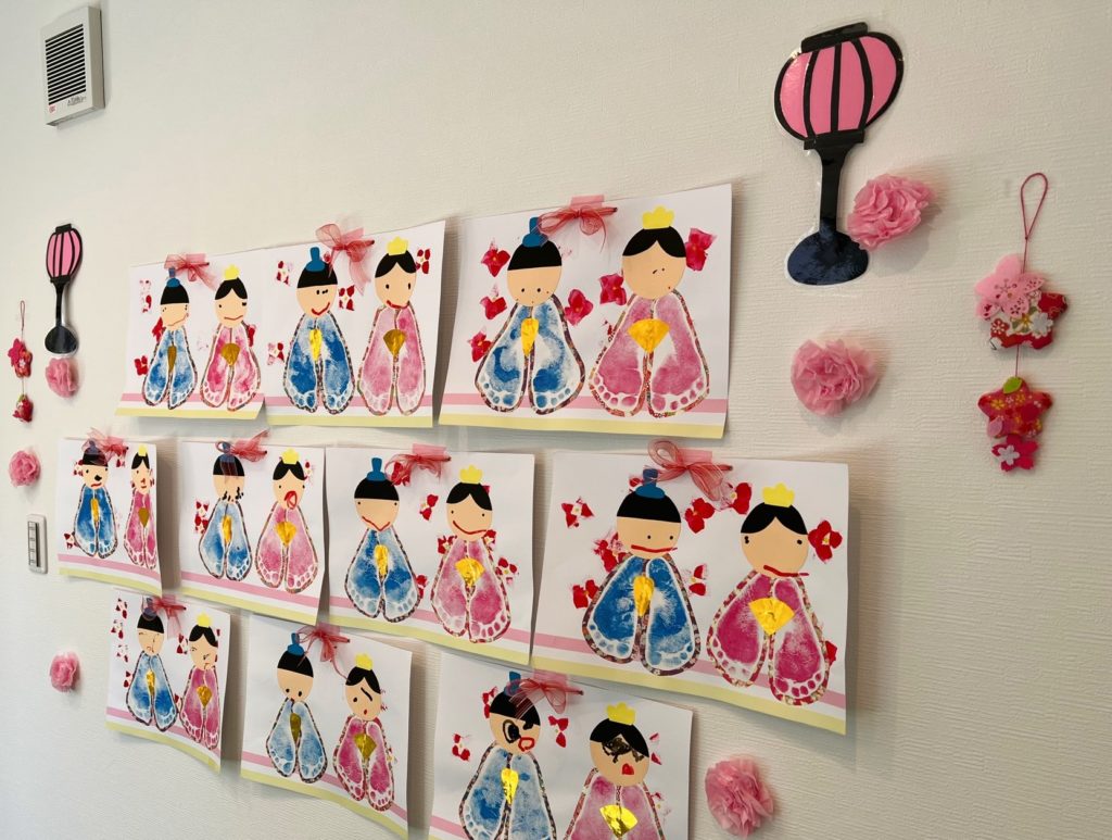 手形足形 ひな祭りデザインがふんわり出来ました♪モンテッソーリ教室Foresta＆赤ちゃんデパート河田