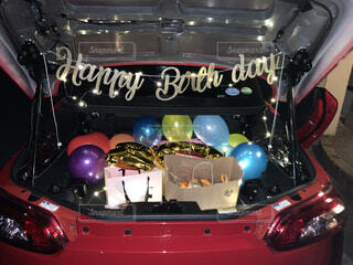 花束 フラワーアレンジメント フラワーデコレーション トランクサプライズ バルーン LED 誕生日 記念日 関西限定 アートフラワーRyoグレイスファニチャーCreema店 通販 12906952Creema クリーマ