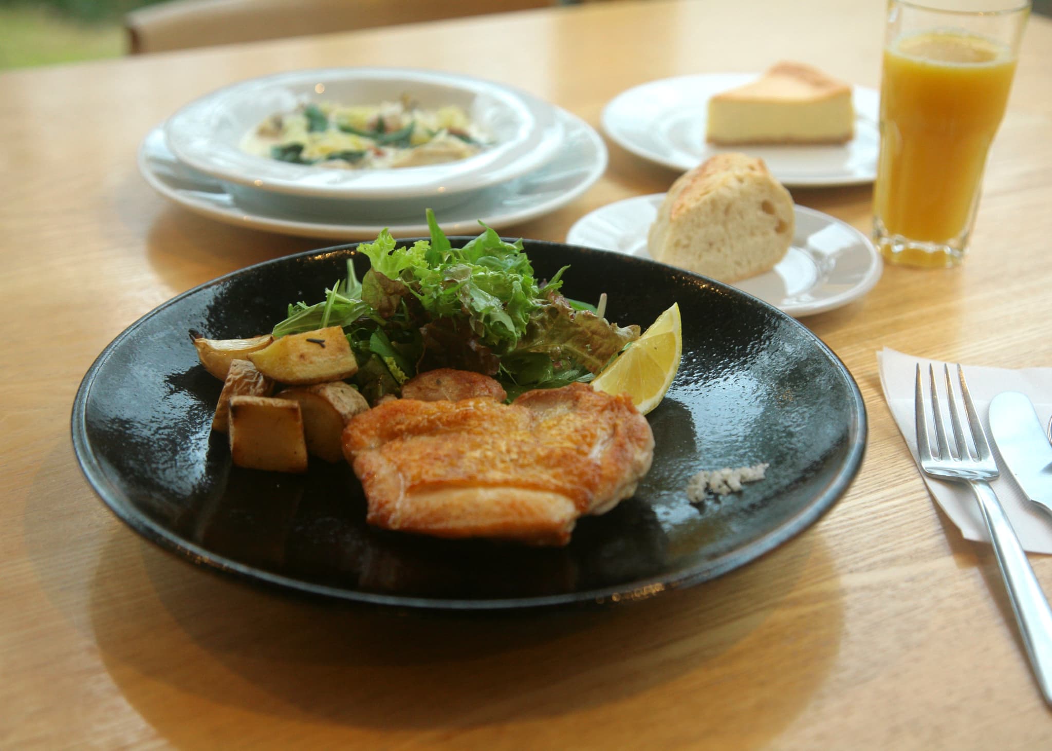 SHOPRESTAURANTHOLIDAY HOME