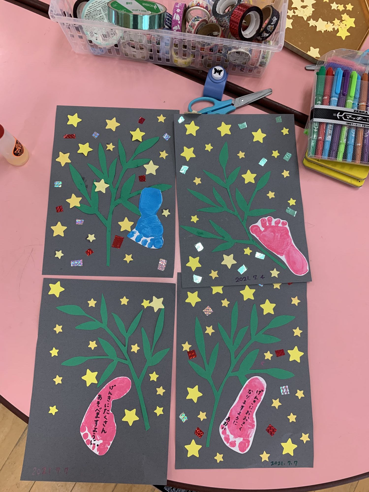 足形アートで七夕飾り - 子育て支えあいネットワーク満 高津区の子育てを楽しむサイト