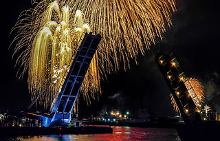 壇ノ浦の合戦みたい！「関門海峡花火大会」は門司港＆下関を1枚に撮れる、胸熱なイベント♪あやこ記録する