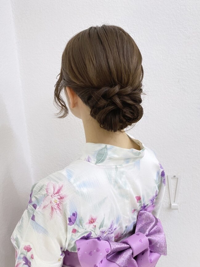 高校生に流行りのお団子ヘアは？簡単でかわいいお団子アレンジ12選