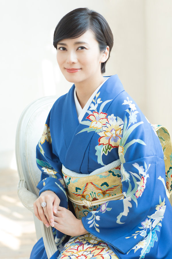 黒留袖を着る母親の髪型は？失敗しないポイントやウィッグ活用術を紹介 - classy wig