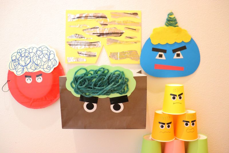 Yayoi Maeda12月の作品 赤鼻のトナカイさんの名前がルドルフってご存知でした？ サンタさんとにはルドルフの他に8頭のトナカイ さんが居て、それぞれに名前とキャラ設定があるってご存知でした？ Did you know that the Red Nose Raindeer'snameInstagram