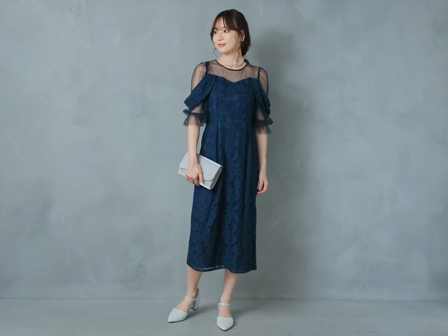 結婚式お呼ばれ ネイビードレスに合う靴！コーデ集＆色選びのポイントGoGo Wedding