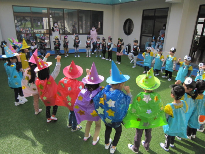 ハロウィン キッズコスプレ コスチューム 幼稚園 保育園 果物 女の子 男の子 ハロウィン衣装 男の子 女の子 お化けポンチョ 蛍光効果 ハロウィンコスプレ 子供 女の子 男の子 仮装 輝く キラキラ おばけ ポンチョ かわいいゴースト 幽霊ハロウイン 魔女 精霊 コスプレ