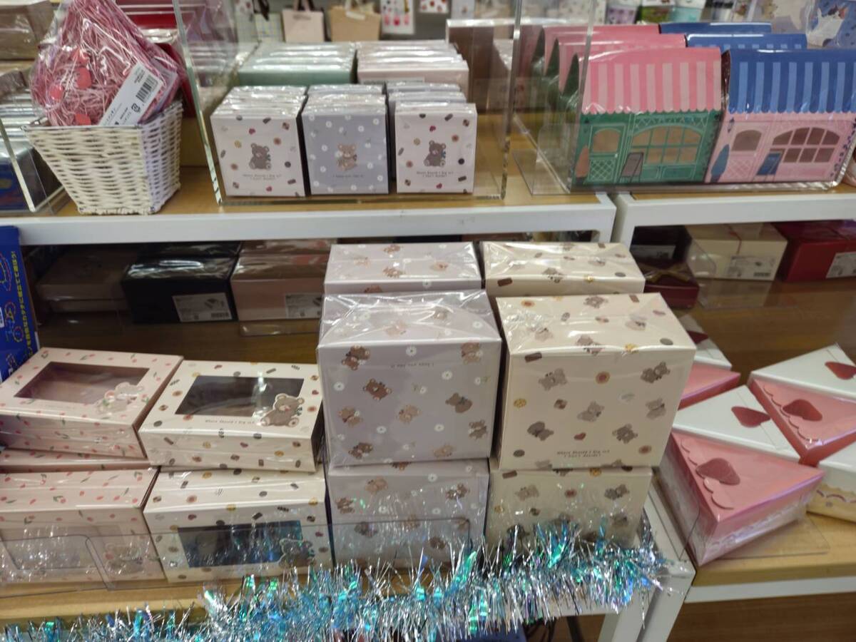 2025年 ダイソーのバレンタイン特集！手作り派もギフト派も満足のアイテムが勢揃いCake.jp マガジン