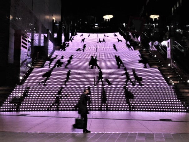 京都駅ビル クリスマスイルミネーション : タピオカのあしあと アート、建築、夜景など