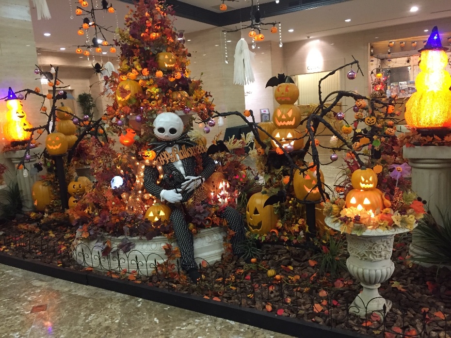 まっくろくろすけがいっぱい！モノトーンのおしゃれ可愛いハロウィンパーティー演出Happy Birthday Project ハピバ