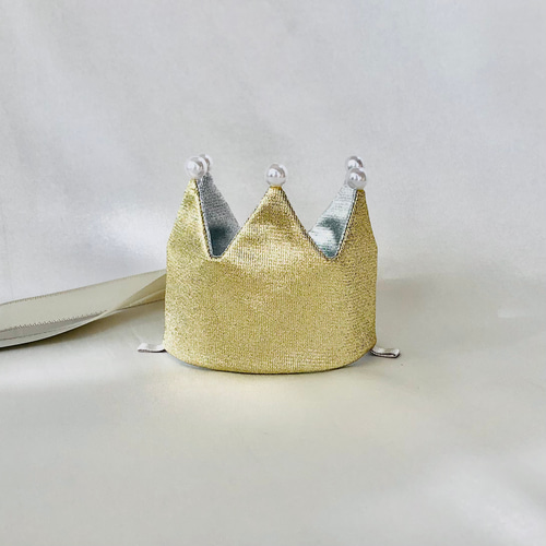 Amazon.co.jp: お誕生日 バースデー 王冠 キラキラ 光る LED お祝い 演出 クラウンgolden: おもちゃ