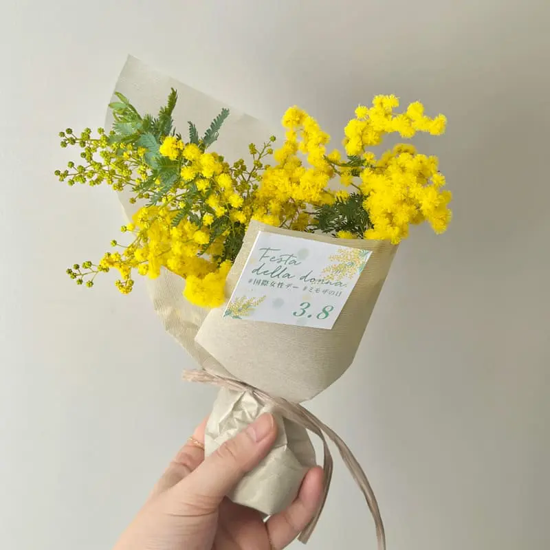 西日本で楽しむ春の輝き♪ ミモザが美しい癒やしスポット10選 〜歴史ある庭園や瀬戸内海や桜との競演もすてきな名所も〜ことりっぷ