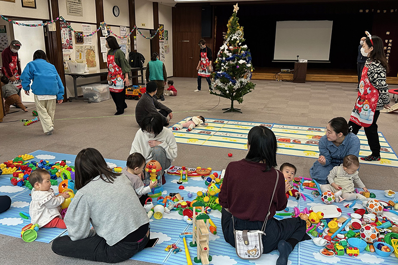 PLAY! PARKが、真面目にヘンテコなクリスマスを演出。「ちぎるひげ・かぶる星・小さなサンタ」なりきりあそびエイアンドビーホールディングス株式会社のプレスリリース