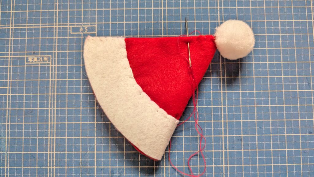 羊毛フェルトでサンタクロースの簡単な作り方 - できルンです