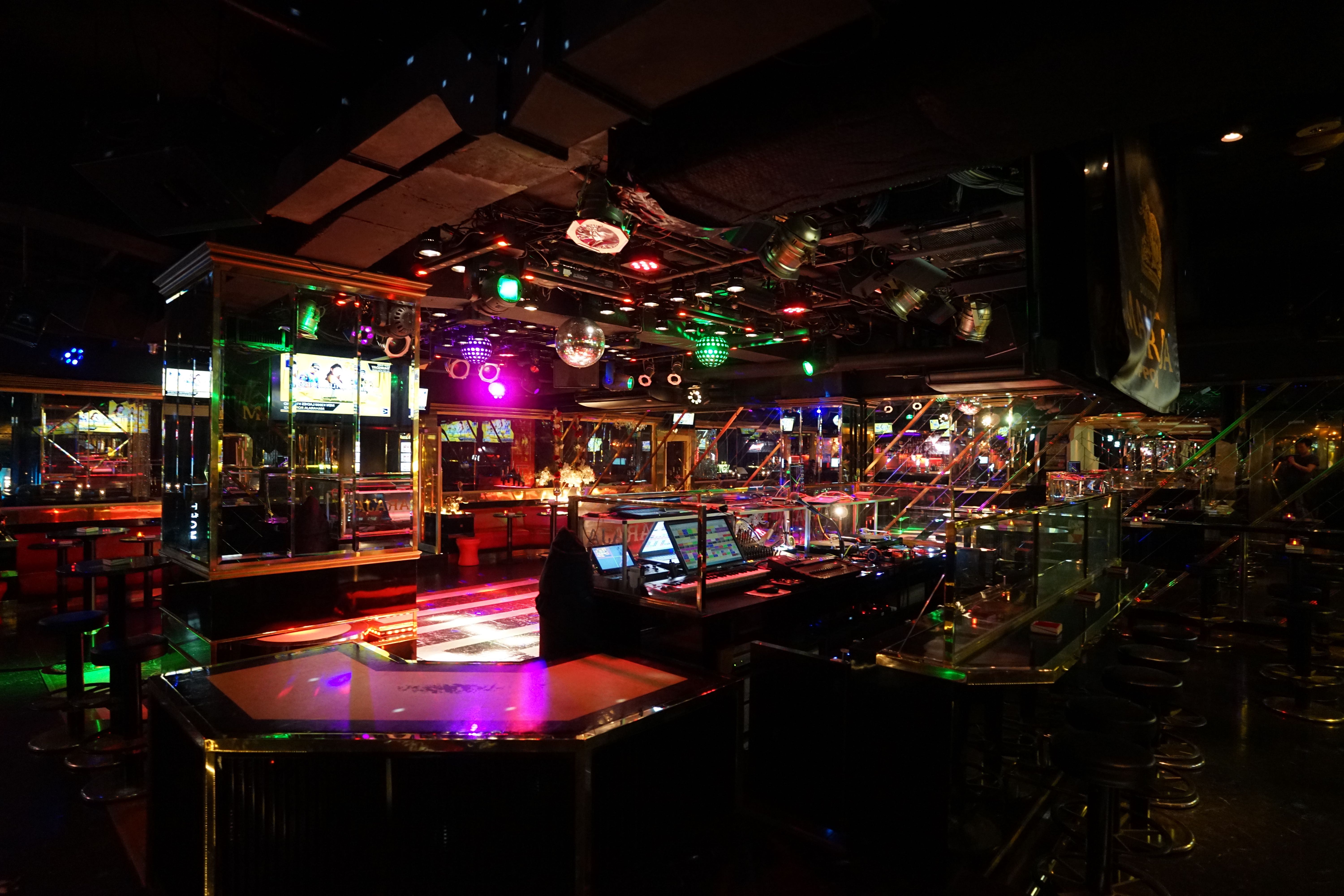 六本木にバブルの痕跡 マハラジャ・スクエアビルは今 - 日本経済新聞