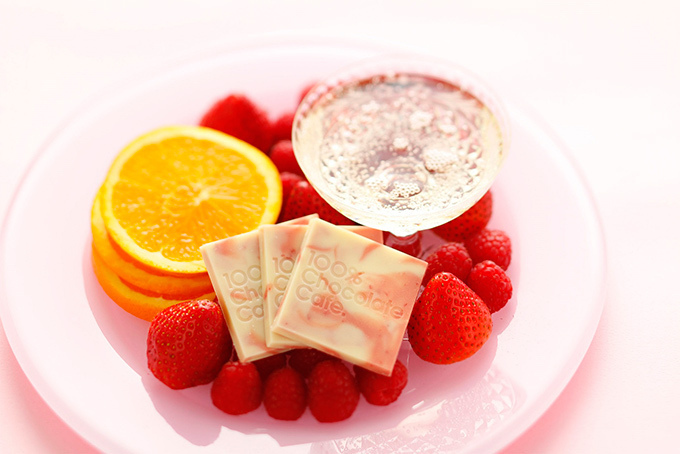 明治「100%チョコレートカフェ」のバレンタインチョコレート、抹茶ティラミスやシャンパンがショコラに - ファッションプレス