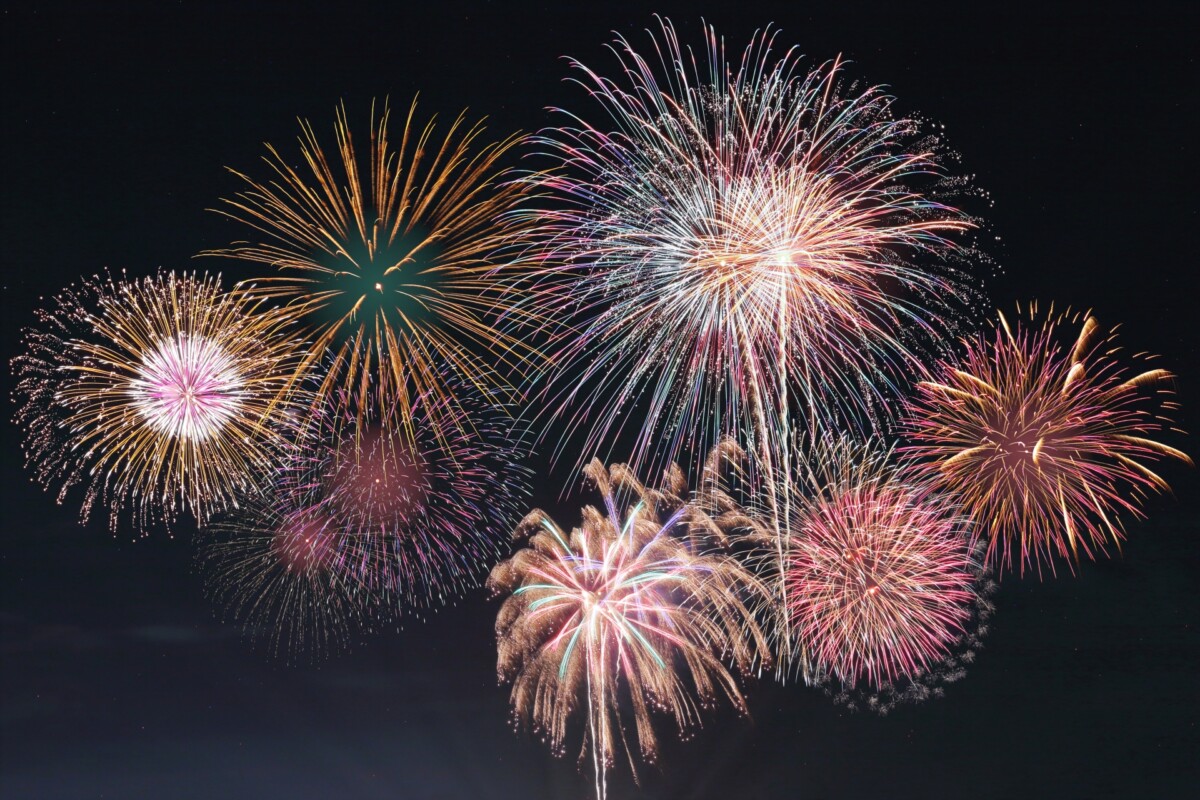 クリスマス2024 食卓を豪華に！クリスマスを盛り上げる人気レシピ - E・レシピ