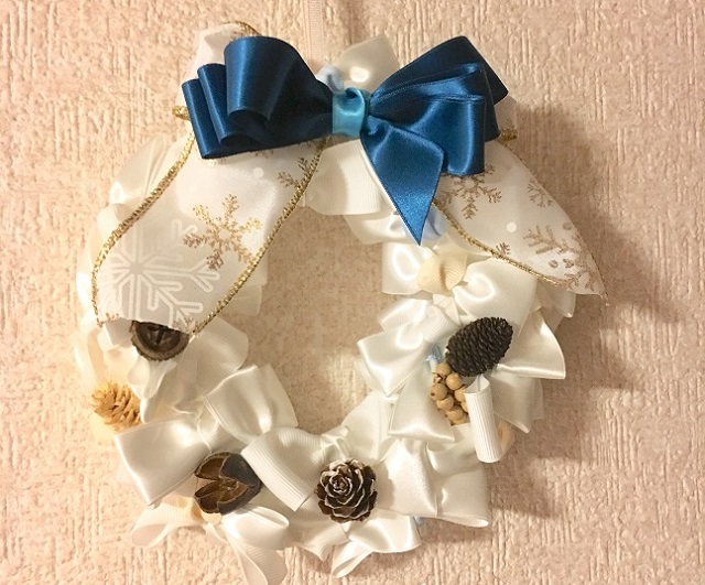 おうちで作ろう！ クリスマスリボンリース