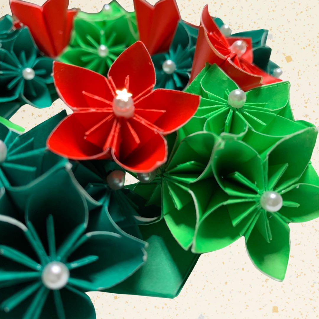 🍁紅葉リース🍁 前回と似た感じになりましたが、 今回は八角形リースを土台にして自宅用の飾りです 折り紙界はすでにクリスマス感いっぱいの素敵な作品ばかりですね✨私はマイペースに作っていて未だに紅葉ですが😅すみません💦 実はいろいろあるんですけど、ここでは