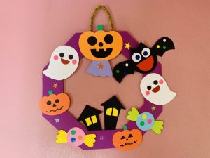 子どもも一緒に飾り付け♪ 楽しく作れるハロウィンの簡単工作