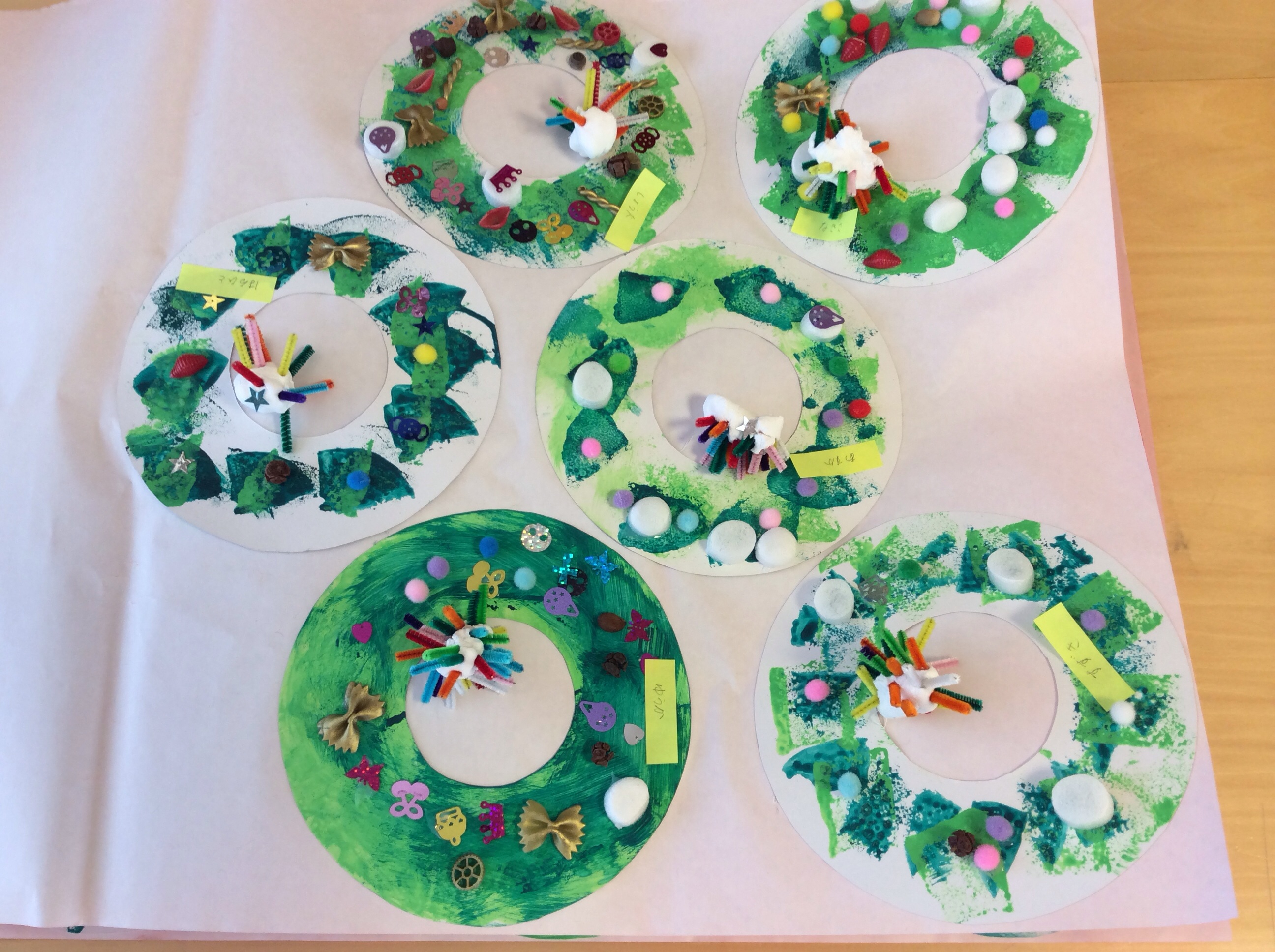 12月 2歳児におすすめのクリスマス製作！ 簡単アイディア5選保育士を応援する情報サイト 保育と暮らしをすこやかに ほいくらし