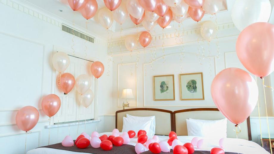 バルーン業者に頼むとお誕生日のバルーン装飾料金ってどのくらい？ホテルサプライズ バルーン装飾はアニプラバルーンへ