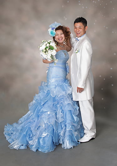 ウェディングドレス・カラードレスのレンタルならザ・ドレスショップ