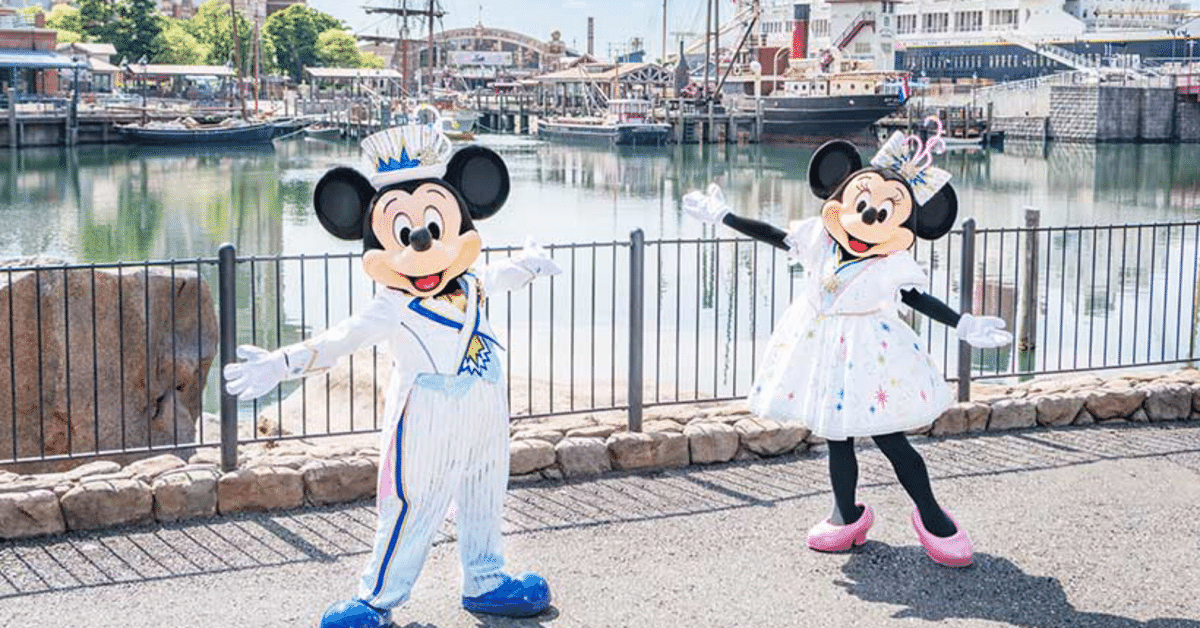 楽天市場37%OFF! 10 4 20:00-10 17 9:5930周年記念Disneyディズニー 歴代表紙アートのピンバッジ ◇ピンバッジ 記念 アート コレクション キャラクター ミッキーマウス ミニーマウス ギフト プレゼント ベルメゾン ◇ : ベルメゾン DisneyFantasy Shop