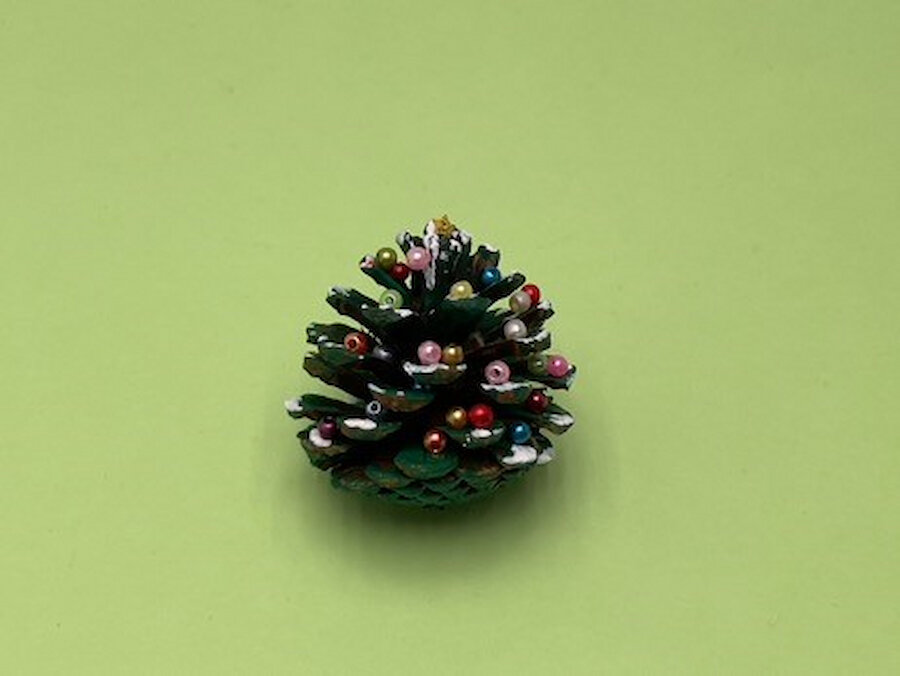 松ぼっくりで作るクリスマスツリーの楽しみ