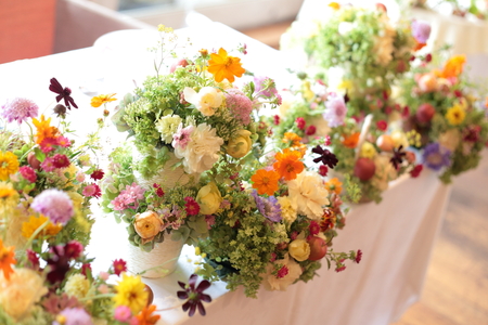 結婚式の装花 今年はオレンジやピンクが人気！？トレンドを徹底解剖みんなのウェディングニュース