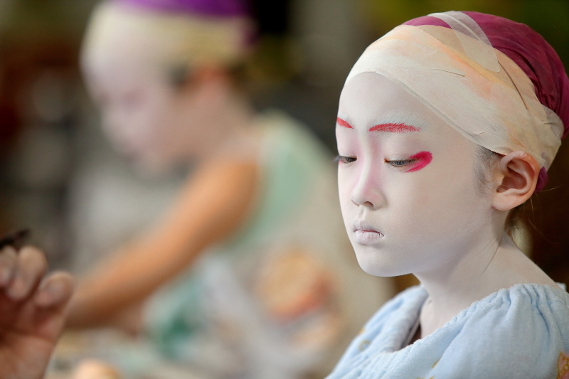 よさこいメイク手順 – 舞台用化粧品 三善