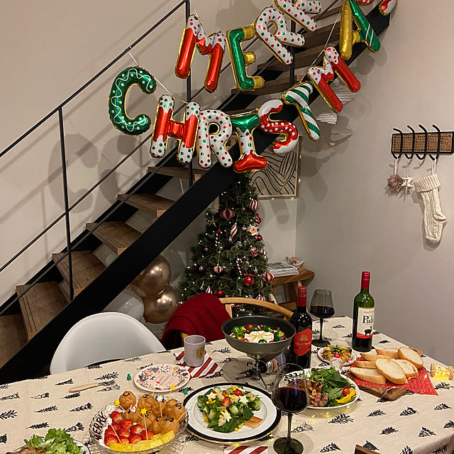 クリスマスパーティーの飾り付けアイデア おしゃれなコーディネート実例集RoomClip mag暮らしとインテリアのwebマガジン