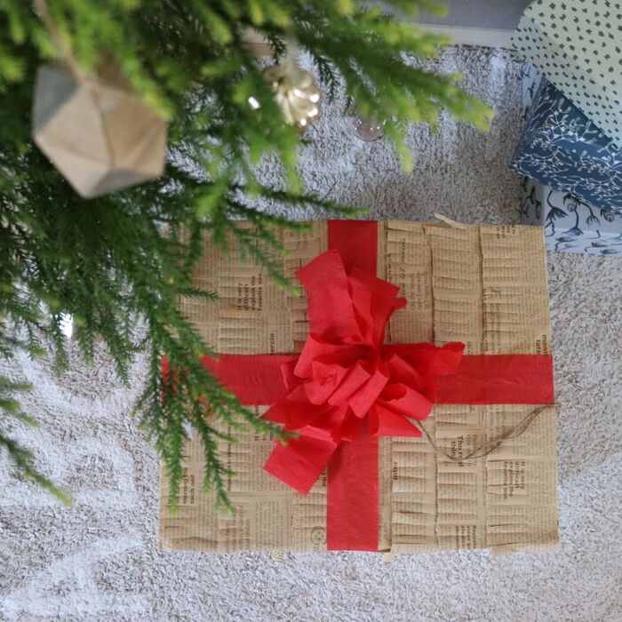 Christmas Pinata クリスマスピニャータ 今年は皆様にとって、どんな年でしたか？ ピニャータには、叩く事で邪気を払うといわれています。年末に、ピニャータを叩いて、今年一年の邪気を払い、 幸運がたくさん来るように、ピニャータ楽しみましょう！ ピニャータは、ご