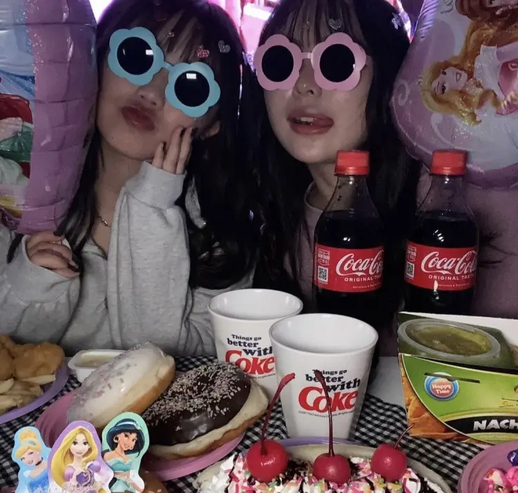 留学先で初のパーティーへ！参加時のマナーや知っておくべきルールまとめスクールウィズ - 英語力UPの留学エージェント