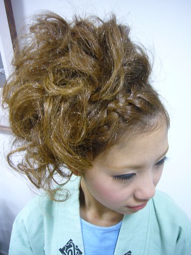 お祭りヘア 盛り髪カールアップ：L215543392プティクローシェ バイ クオーレ petite cloche by CUORE のヘア スタイルホットペッパービューティ