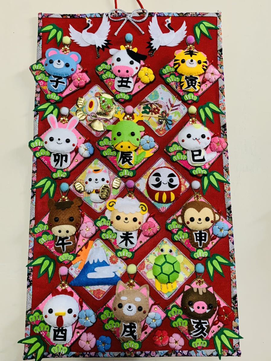 手作り押し絵のタペストリー『お正月』 着物と手まり ちりめん押し絵 お正月 タペストリー・壁掛け 夢