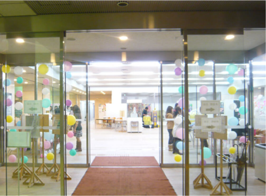 文化祭を盛り上げる！ クラスみんなでバルーン装飾にチャレンジ！バルーンでデコレーションお役立ちコラムバルーン・ゴム風船・ヘリウムガス風船のノベルティならバルーンワールド BalloonWorld